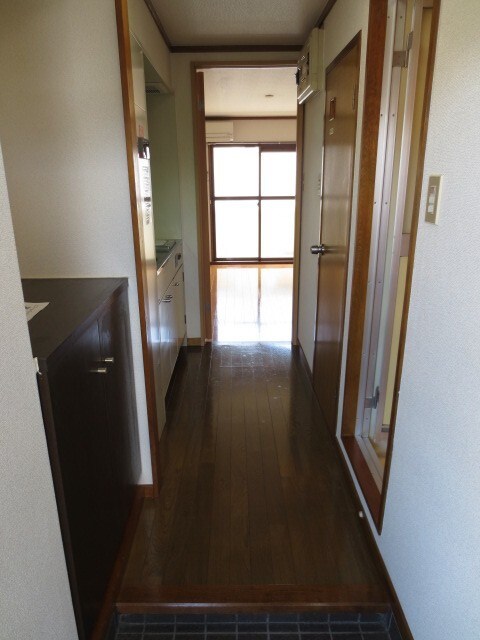 物件内観写真10　(廊下)