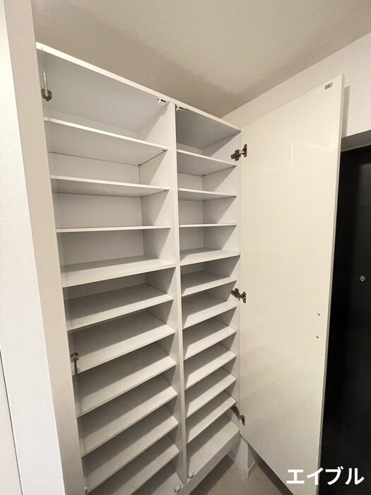 物件内観写真15　(靴箱)