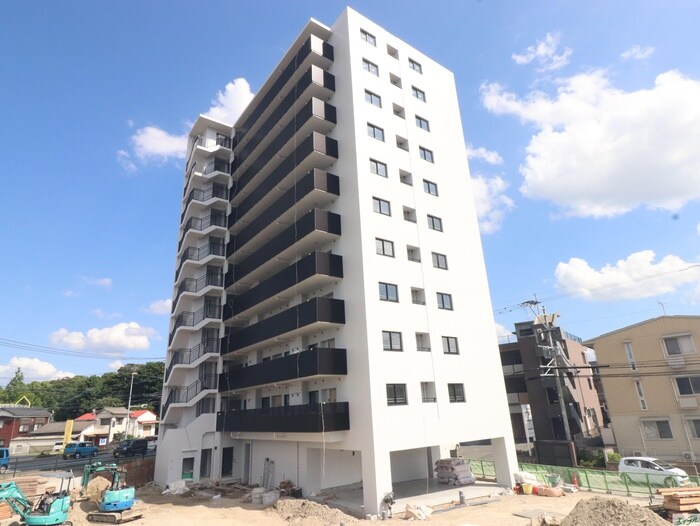 物件外観写真4　(エントランス部分)