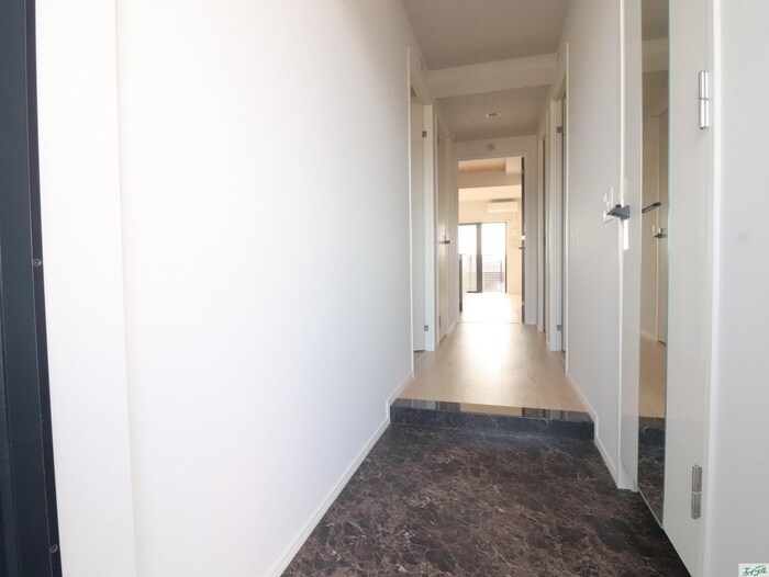 物件内観写真15　(玄関)