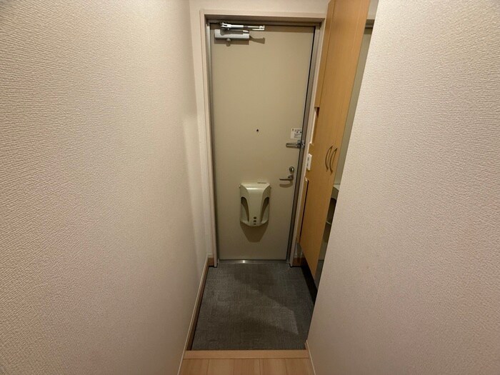 物件内観写真8　(玄関)