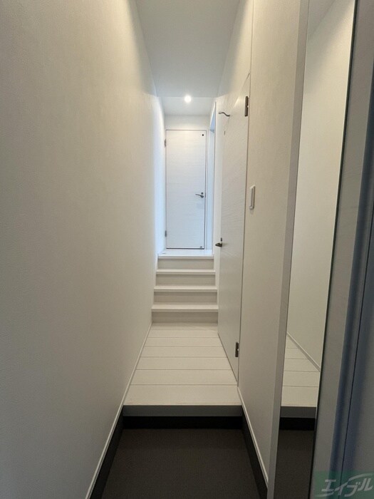 物件内観写真18　(廊下)
