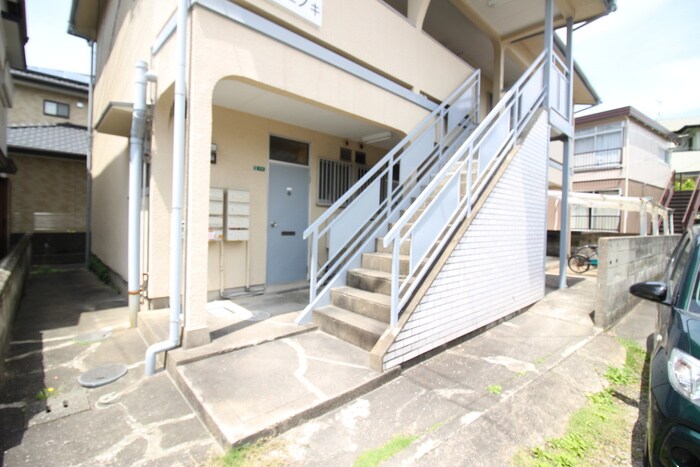 物件外観写真4　(エントランス部分)