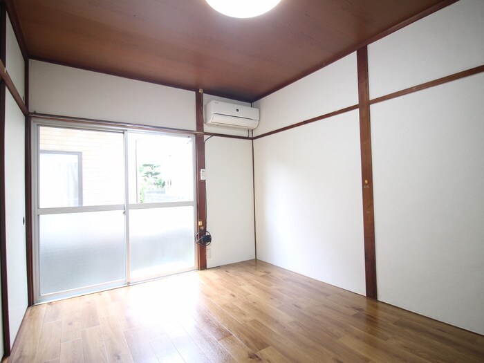 物件内観写真11　(室内からの展望)