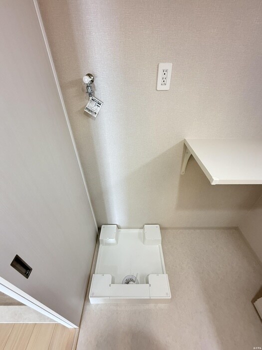 物件内観写真15　(洗濯機置場)