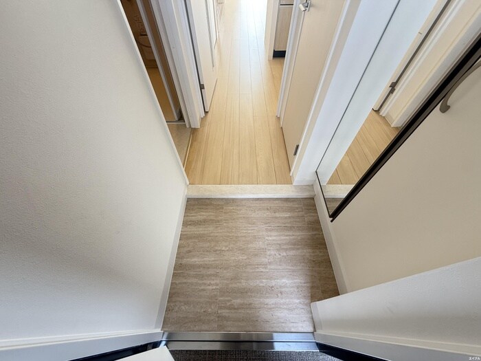 物件内観写真16　(玄関)