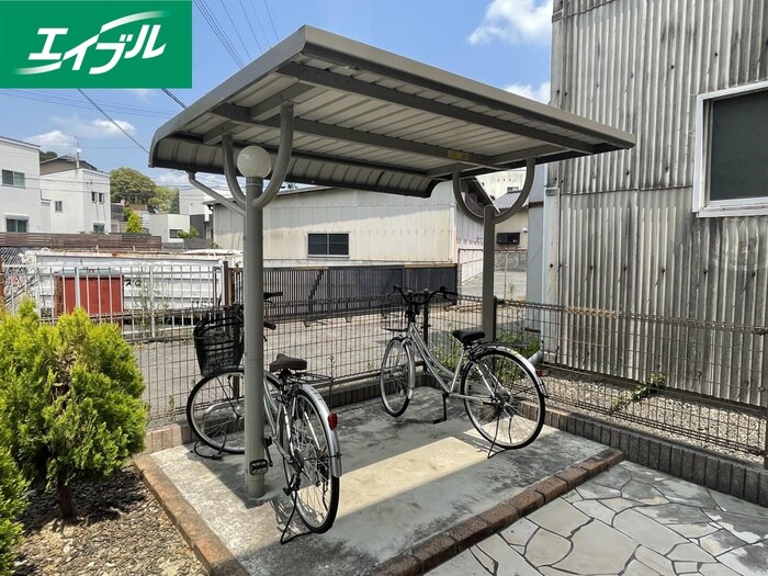 物件外観写真3　(駐輪場)
