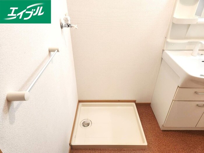 物件内観写真13　(洗濯機置場)