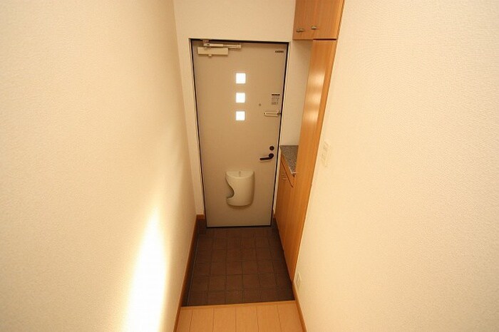 物件内観写真14　(玄関)