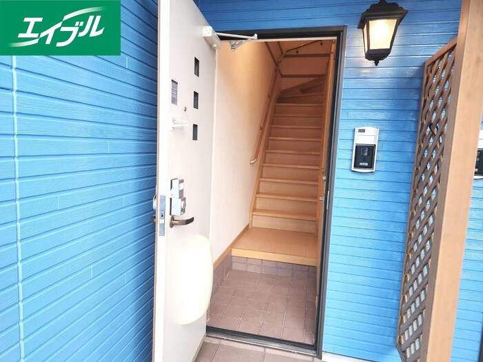 物件内観写真17　(玄関)