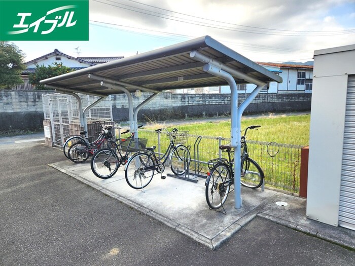 物件外観写真4　(駐輪場)