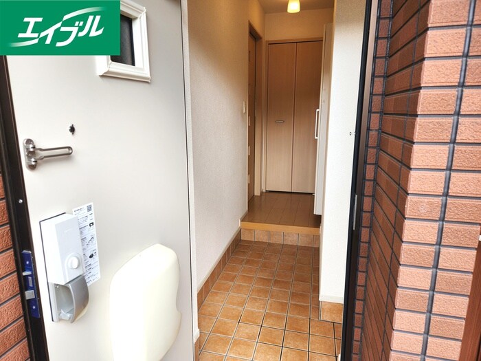 物件内観写真16　(玄関)