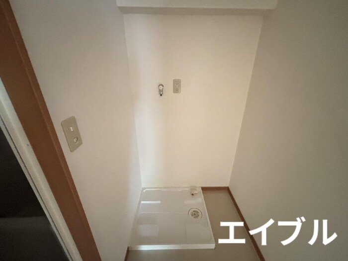 物件内観写真12　(洗濯機置場)