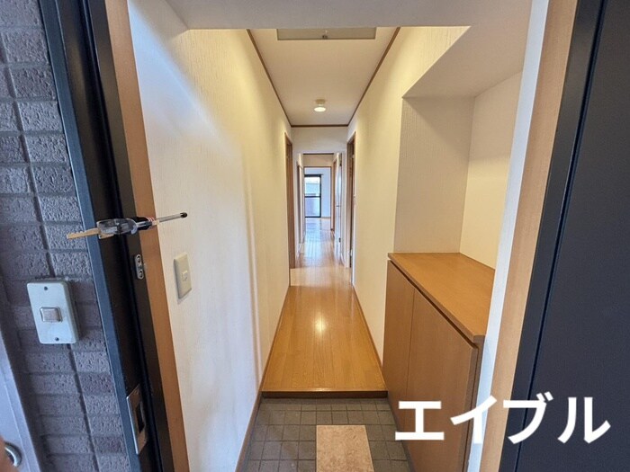 物件内観写真16　(玄関)