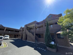 ロイヤルガーデン参番館外観写真