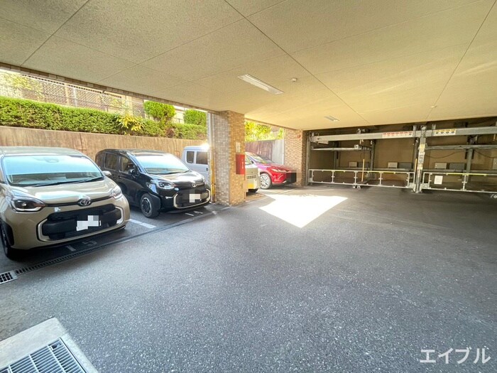 物件外観写真3　(駐車場)