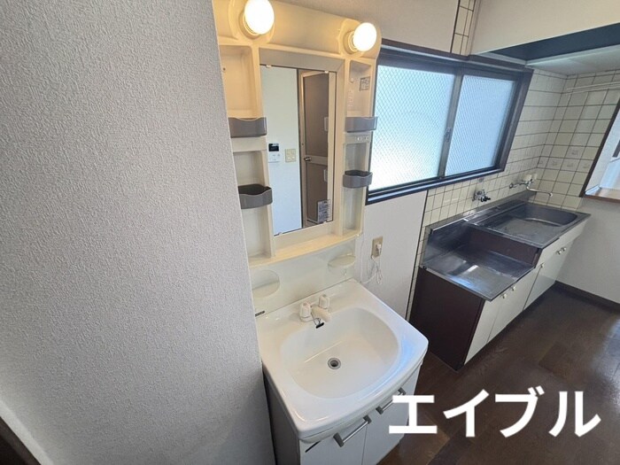 物件内観写真9　(洗面)