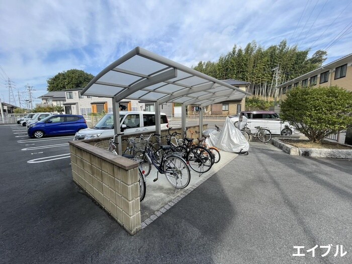 物件外観写真3　(駐輪場)