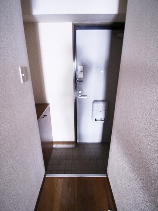 物件内観写真10　(玄関)
