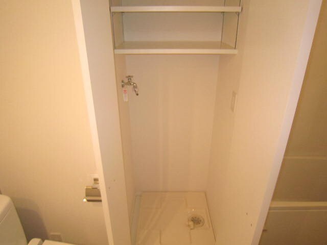 物件内観写真12　(洗濯機置場)