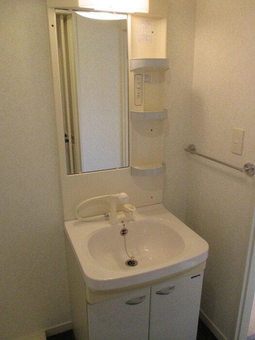 物件内観写真8　(洗面)
