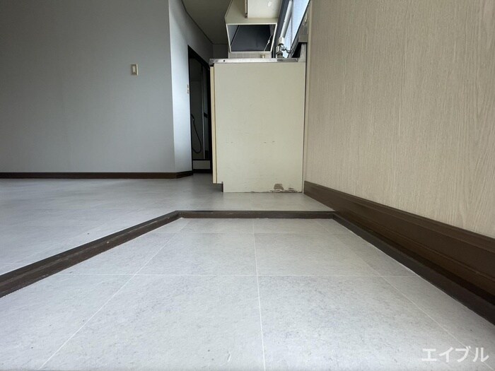 物件内観写真11　(玄関)