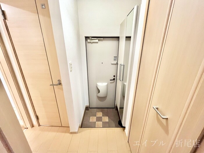 物件内観写真9　(玄関)