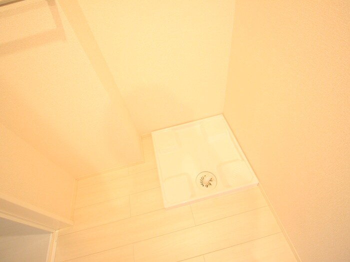 物件内観写真10　(洗濯機置場)