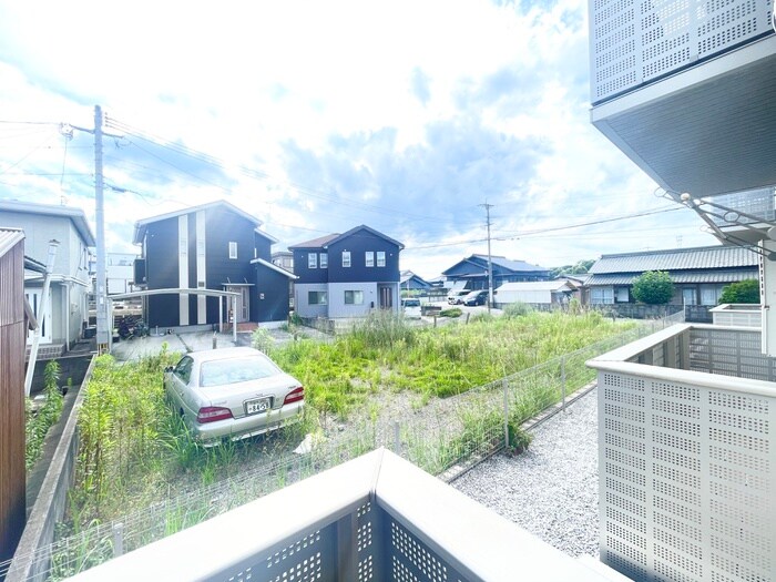 物件内観写真13　(室内からの展望)