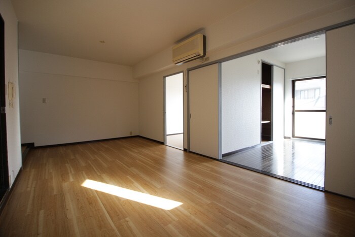 物件内観写真9　(居室)