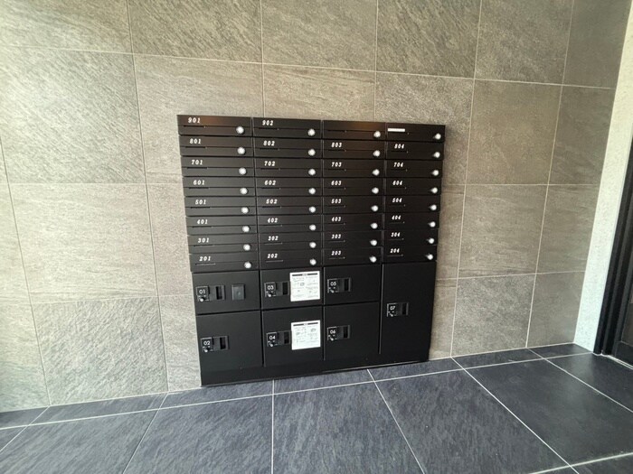 物件外観写真5　(エントランス部分)