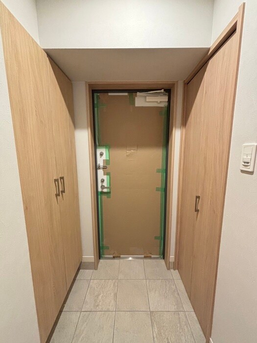 物件内観写真12　(玄関)