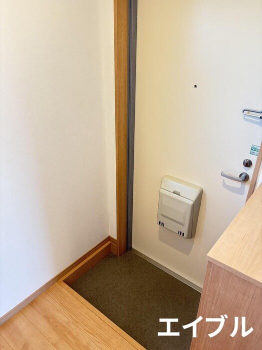 物件内観写真13　(玄関)