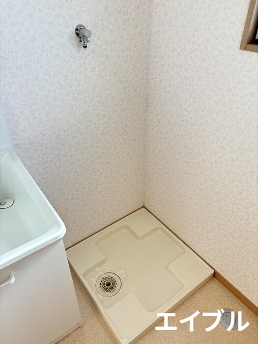 物件内観写真17　(洗濯機置場)