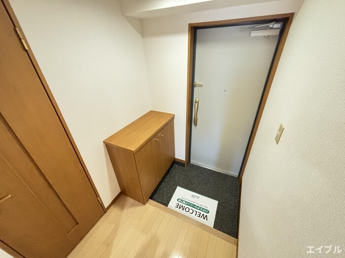 物件内観写真9　(玄関)