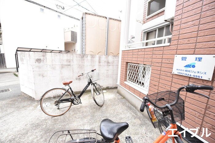 物件外観写真3　(駐輪場)