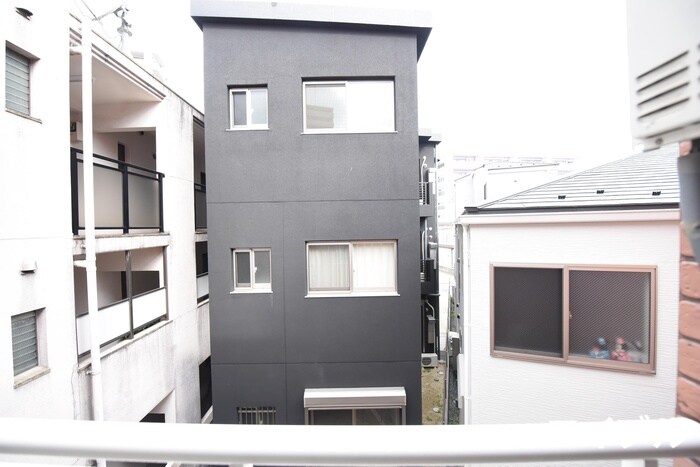 物件内観写真18　(室内からの展望)