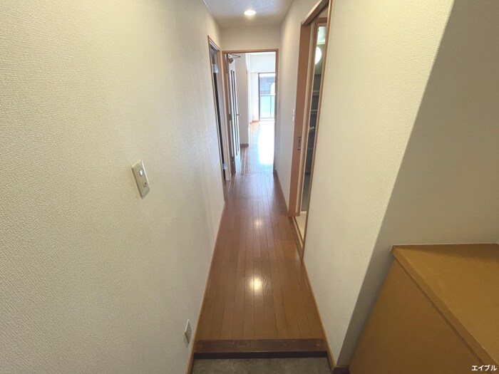 物件内観写真12　(玄関)