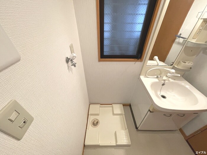 物件内観写真17　(洗濯機置場)