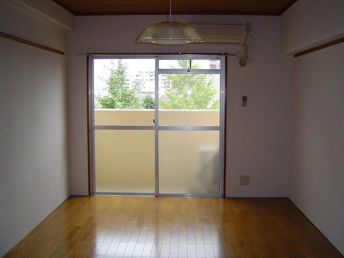 物件内観写真4　(居室)