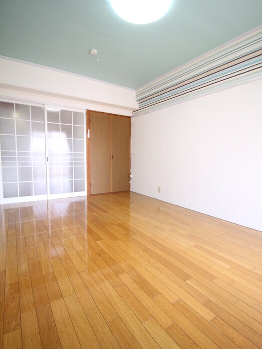 物件内観写真4　(居室)