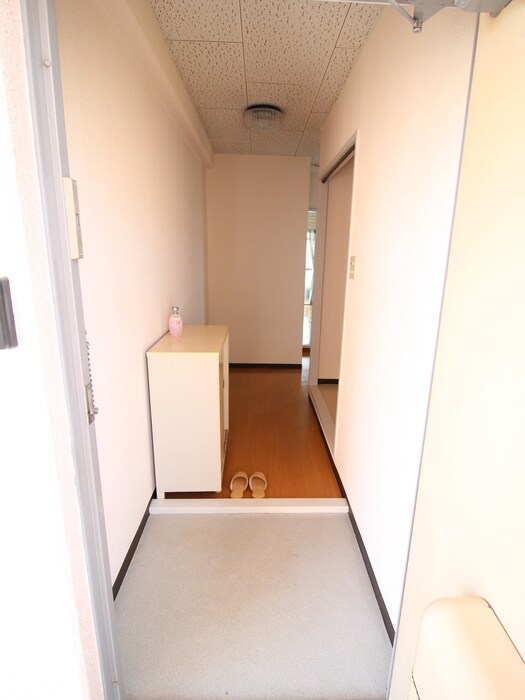 物件内観写真10　(玄関)