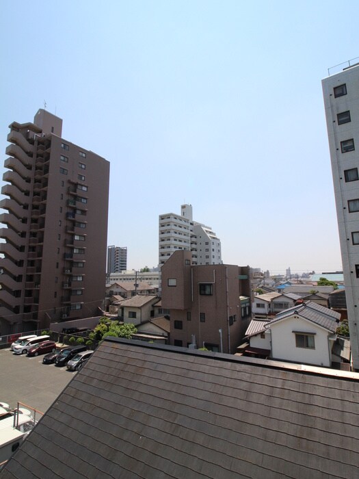 物件内観写真11　(室内からの展望)