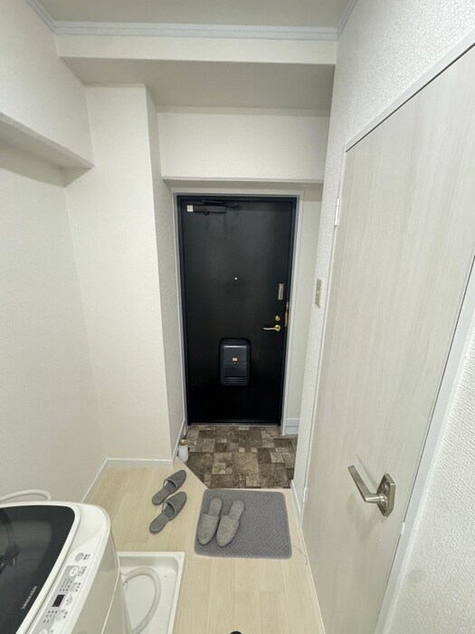 物件内観写真9　(玄関)