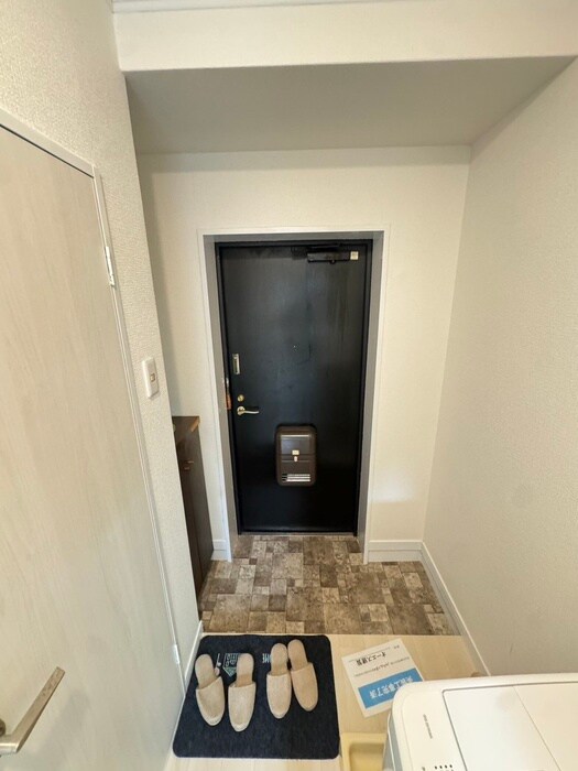 物件内観写真9　(玄関)