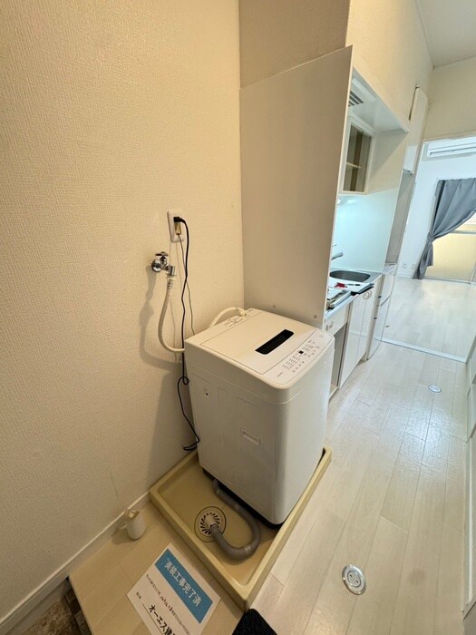 物件内観写真16　(洗濯機置場)