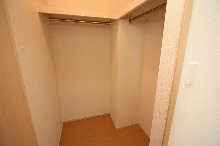 物件内観写真12　(収納)