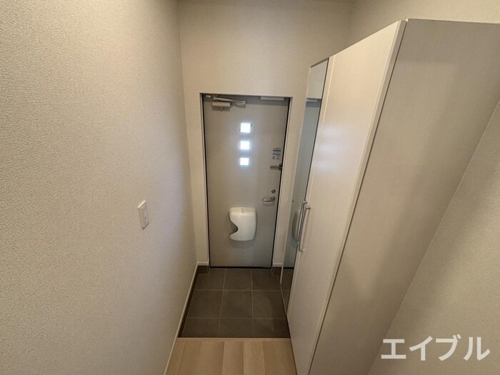 物件内観写真14　(玄関)