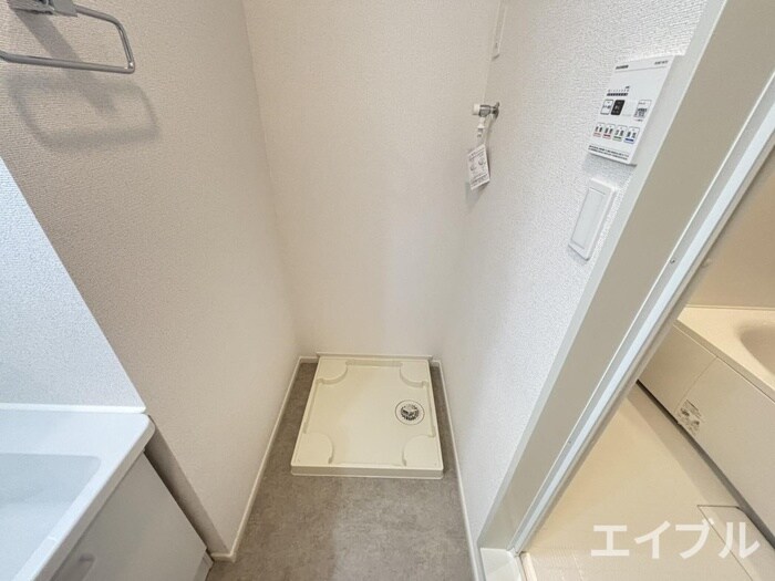 物件内観写真18　(洗濯機置場)