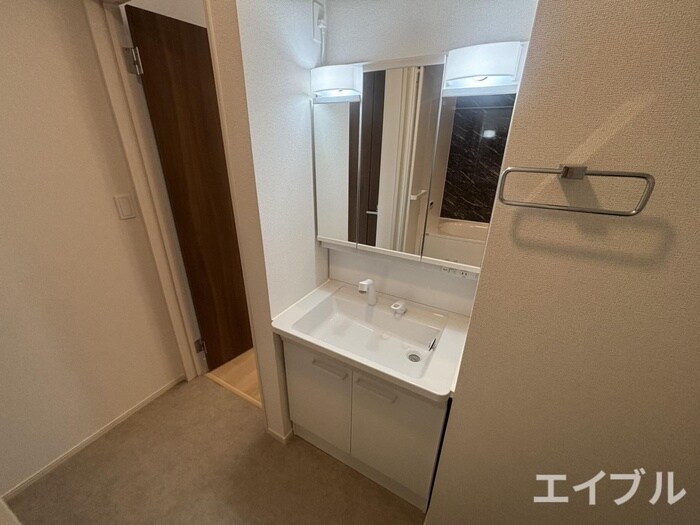 物件内観写真11　(洗面)